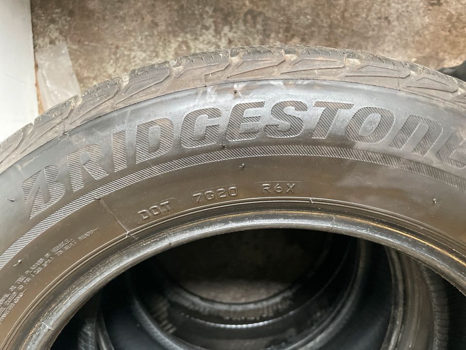 2x Winterreifen❄️ 205 60 R16 92H  Bridgestone 6.7mm 2022 in Holzgerlingen