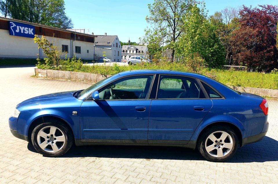 Audi A4 2.0 Benzin erst:125tsd Tüv:05/2026 Automatik Top! in Chemnitz