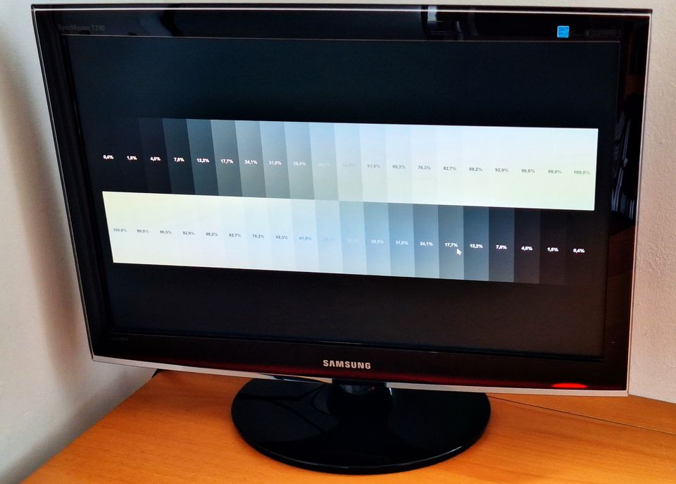 ⚠ 24" Zoll Bildschirm Samsung 16:10USB DVI HDMI Display OVP Kabel in Ingolstadt