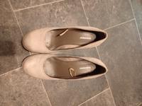 Keilpumps Gr. 39 beige neuwertig Graceland Damenschuhe Pumps Bayern - Grafenau Vorschau