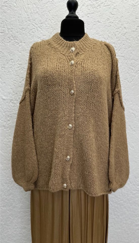 SALE TOP SELLER MODELL Pullover Jacke Gold Knöpfe over size wolle in Mainz