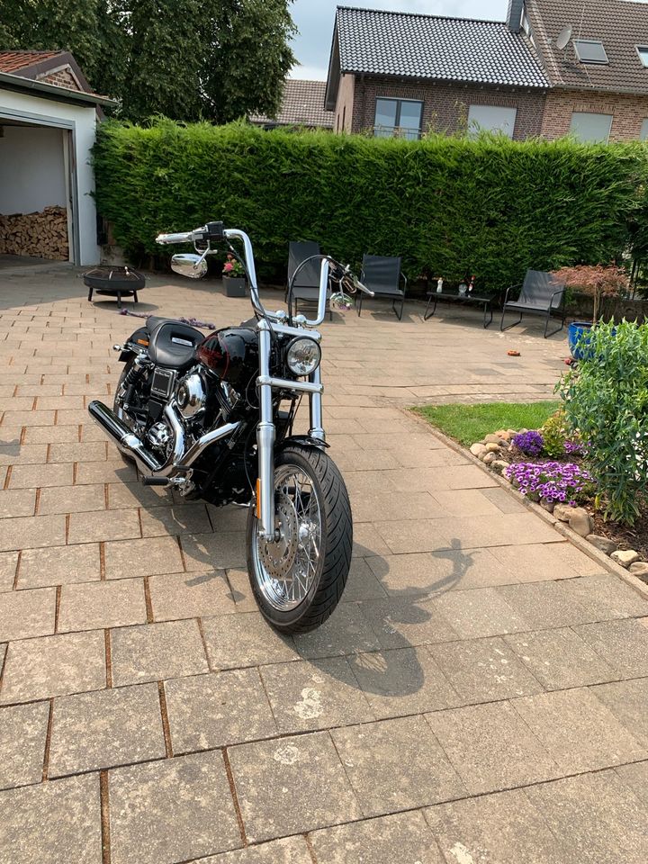 Motorrad Harley Davidson in Niederzier
