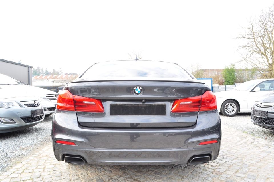 BMW 5 Lim. M550 d xDrive/NP 138.000€/MASSAGE/B&W in Ahrensbök