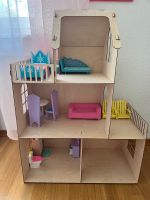 Schönes Puppenhaus aus Holz für Barbie Frankfurt am Main - Westend Vorschau