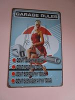 Garage Rules, Schöne Frau mit Schraubenschlüssel 30 x 20 cm Hessen - Hünfelden Vorschau