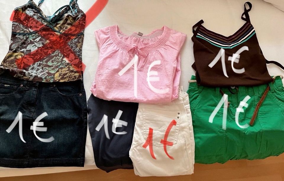 Kleiderpaket Esprit, s.Oliver,Pulli, T-Shirt,Tops,Minirock je 1€ in Kassel