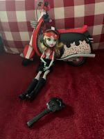 Monster High Ghoulia mit Roller Nordrhein-Westfalen - Remscheid Vorschau