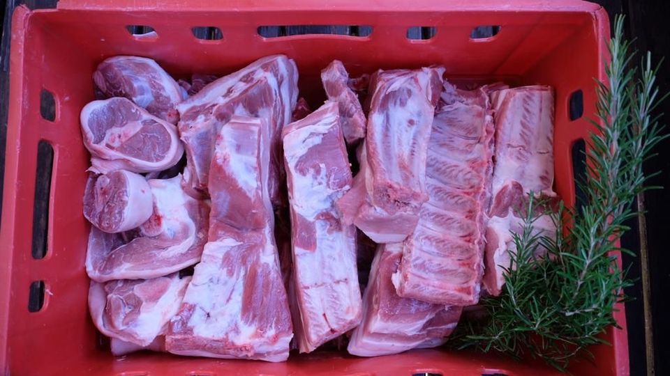 Schweine Fleisch und Welsfilets direkt vom Bauernhof in Kümmersbruck