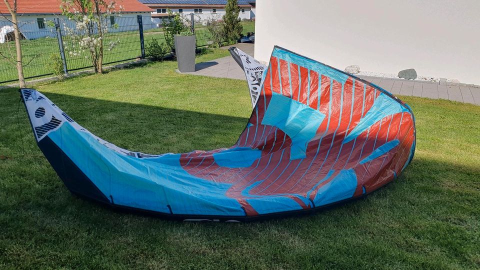 Liquid Force Solo V3 9m² Kite in Bergkirchen