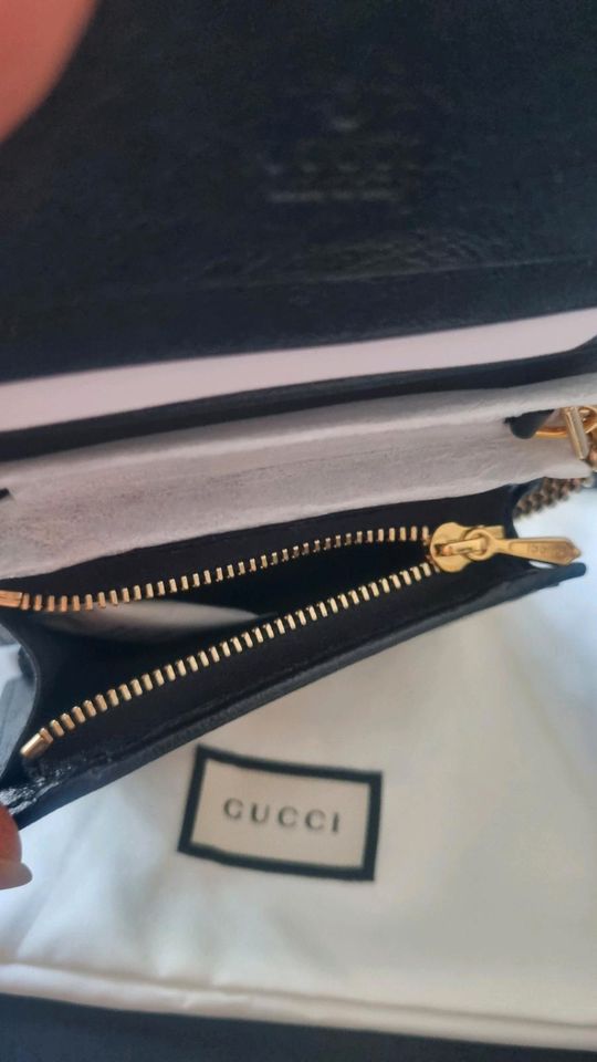 Gucci Portemonnaie mit Kette, mini Tasche, Geldbeutel, Geldbörse in Berlin
