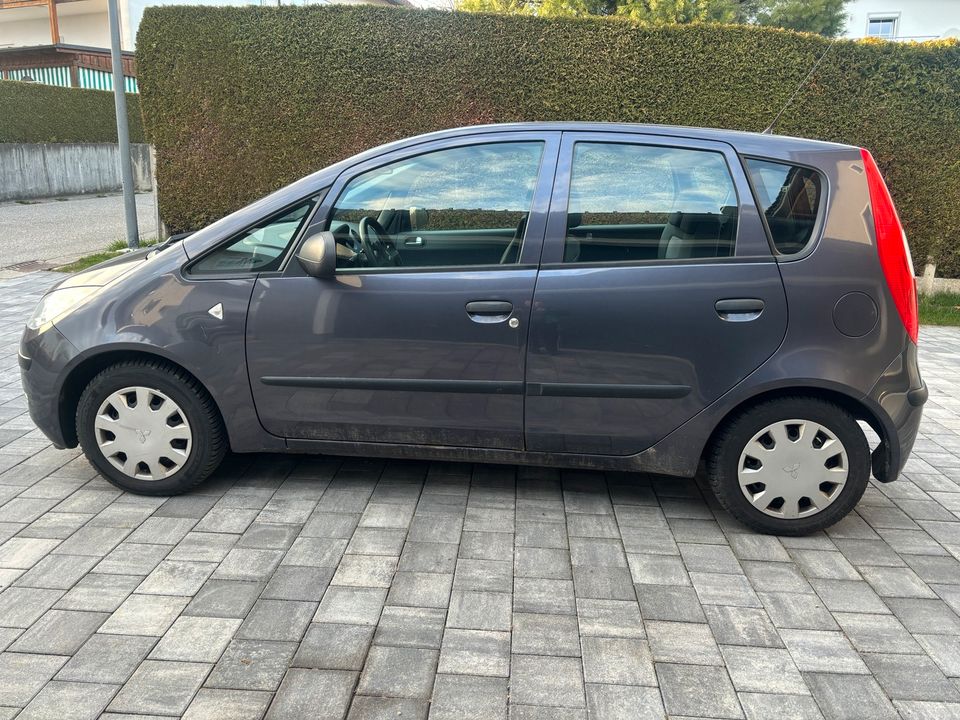 Mitsubishi Colt 1.5, Rollstuhl Umbau, TÜV  03/26 in Kirchdorf a. Inn