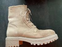 Stiefeletten beige, 39,  1 x in der Wohnung getragen Hessen - Bad Orb Vorschau