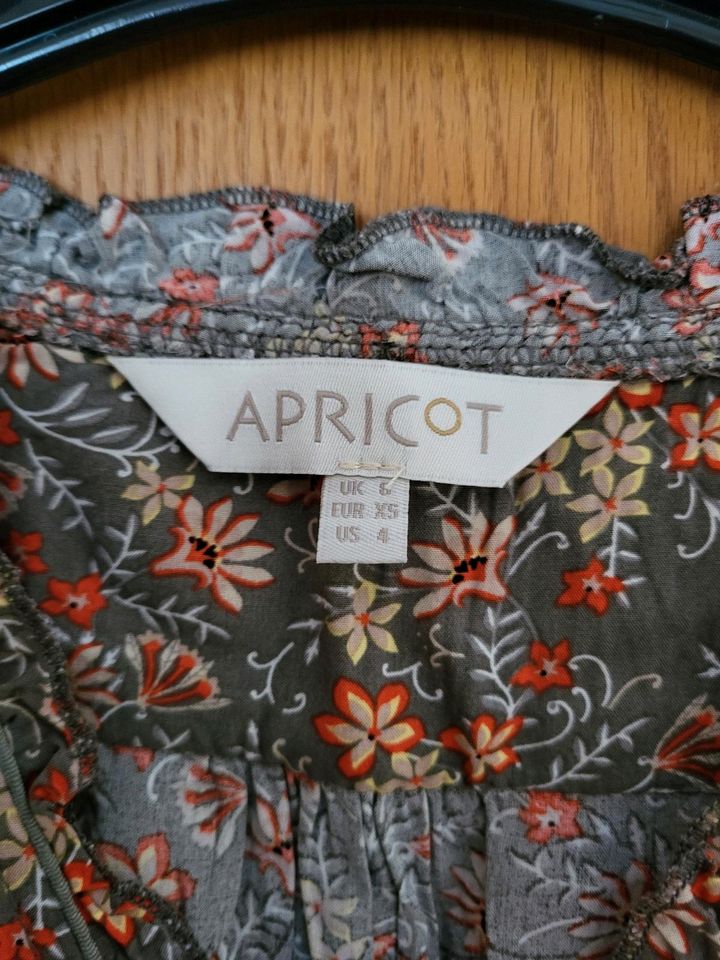 Apricot Kleid xs 34 Sommerkleid mit Blumen neu in Saarbrücken