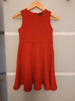 Kleid rot Tommy Hilfiger Sterne Gr. 146,152,158 Nordrhein-Westfalen - Hamm Vorschau