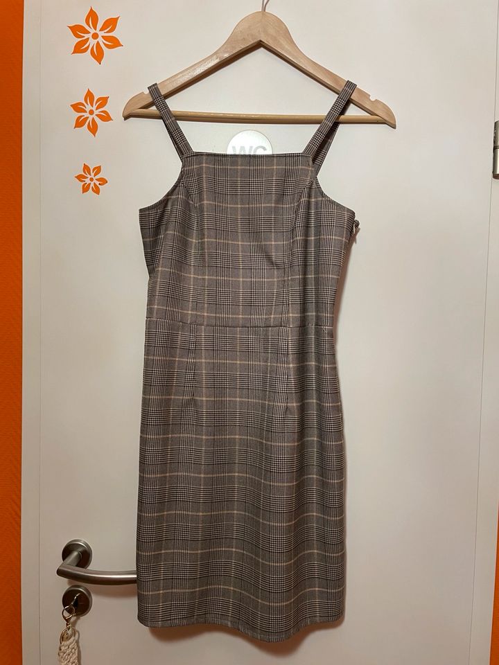 Mädchen Kleid Gr. 164  Marke С&A  wie neu festlich in Krefeld