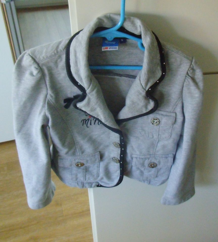 Mädchen Jacke von "Disney"   Gr. 6 in München