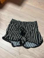 Shorts Hailys S schwarz gestreift Bayern - Mamming Vorschau