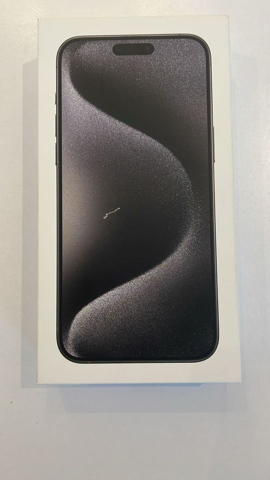 iPhone 15 Pro Max Graphit black  + plus Rhino Shield Hülle in Köln