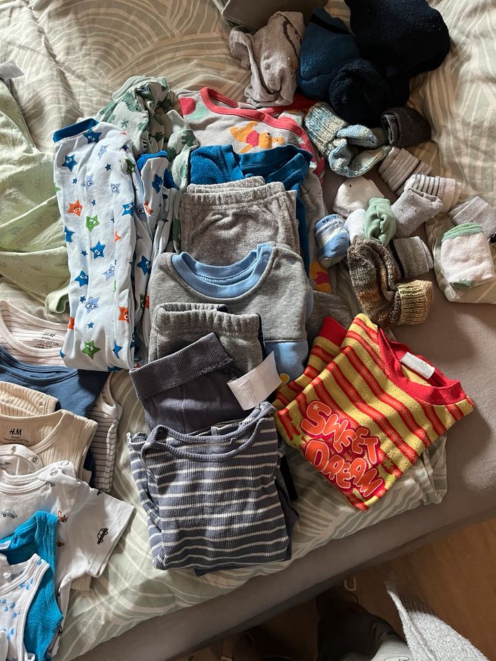 Babykleidungpaket 86 in Nordhorn