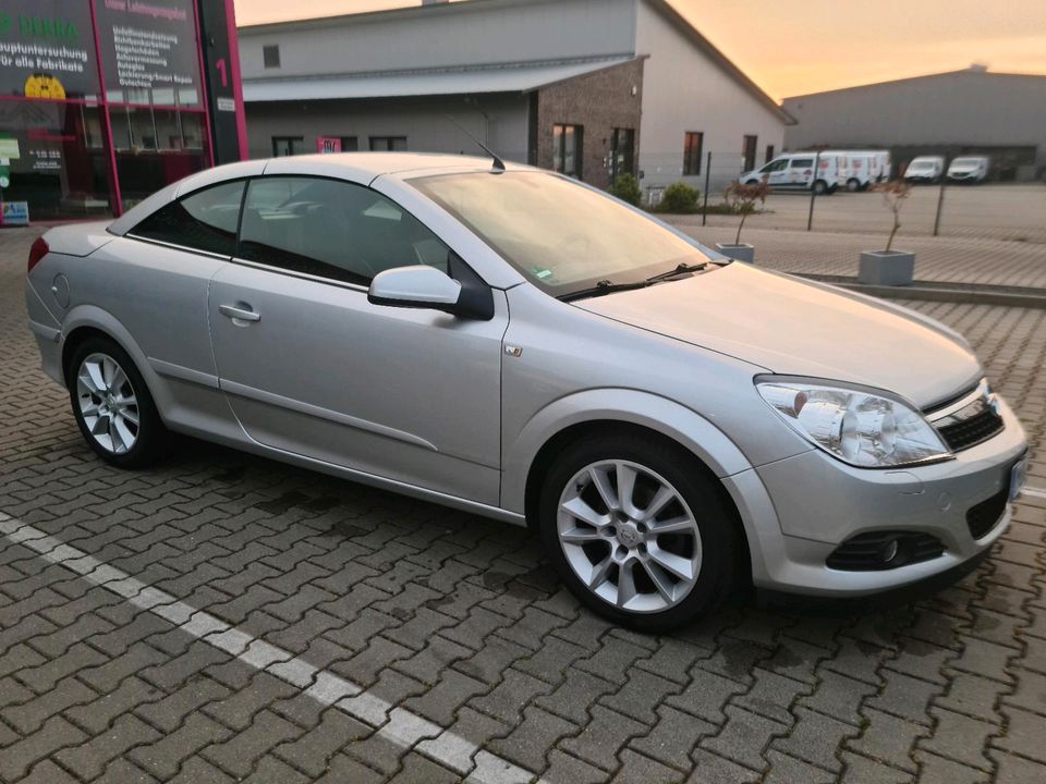 Astra TwinTop in Rheinberg