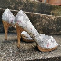 Pumps / High Heels mit Blumenmuster Wiesbaden - Mainz-Kostheim Vorschau