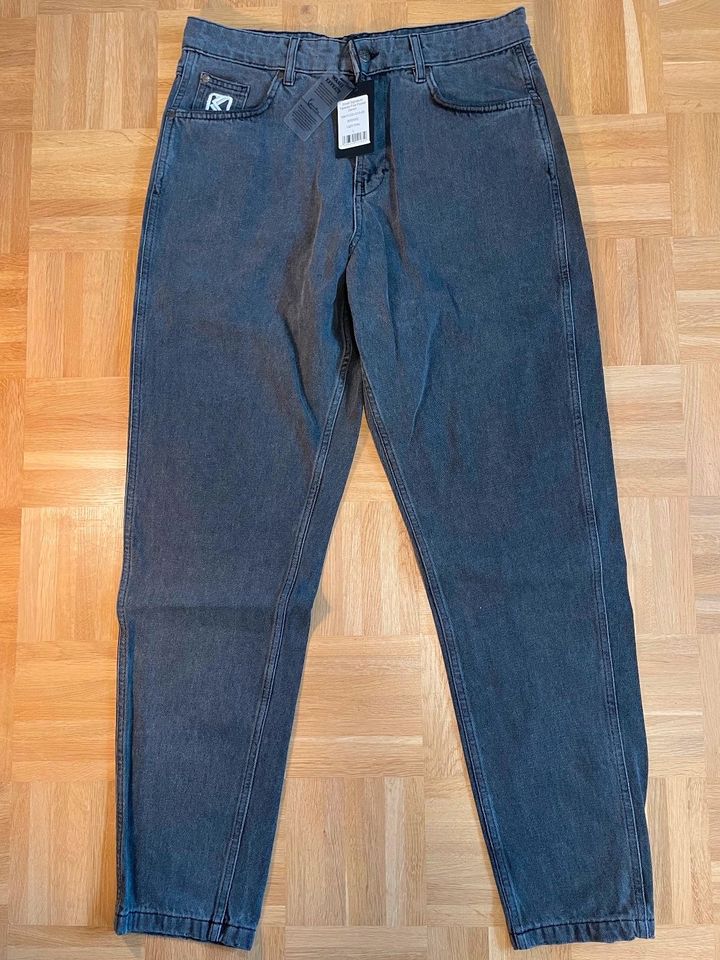 NEU Karl Kani Jeans Small Signature Tapered Five Pocket Denim L in Stuttgart