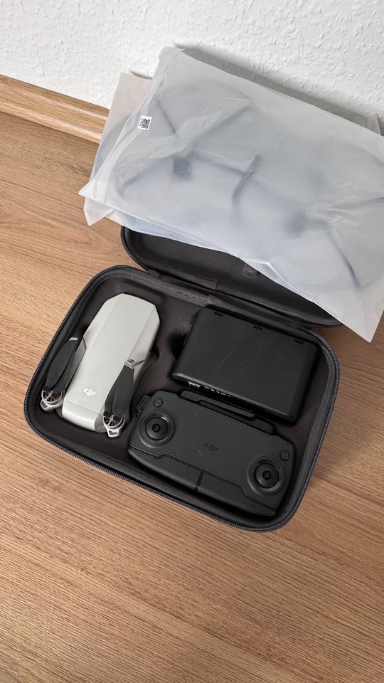 DJI Mavic Mini 1. Gen Drohne mit Fly More Combo in Essen