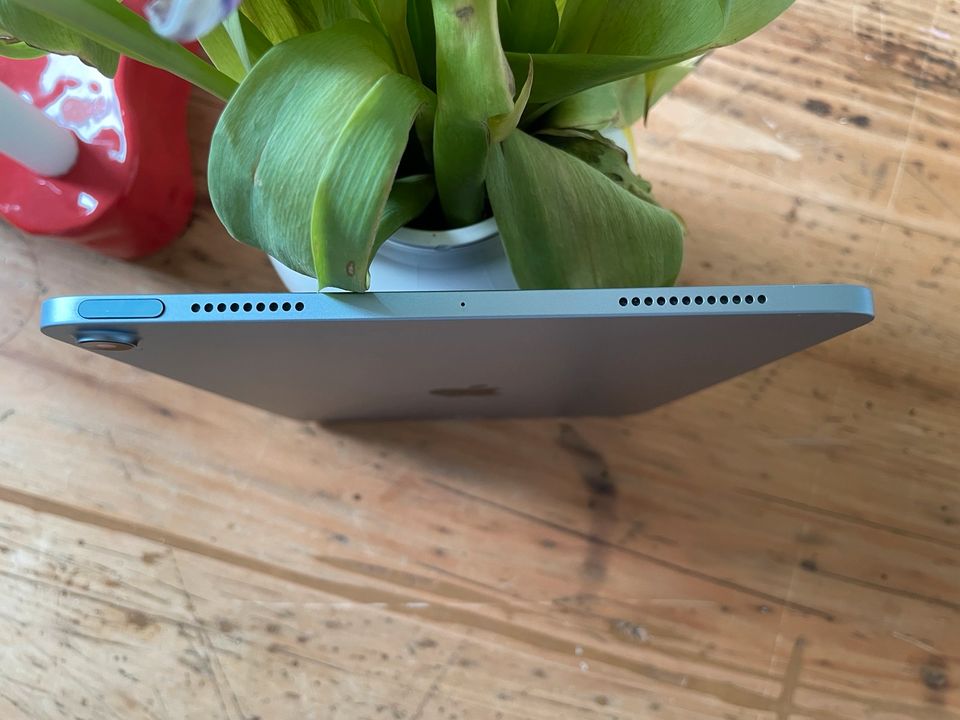 Apple iPad Air 4 (10,9" | 256GB | Wi-Fi) - Sky Blau - Wie Neu in Mainz