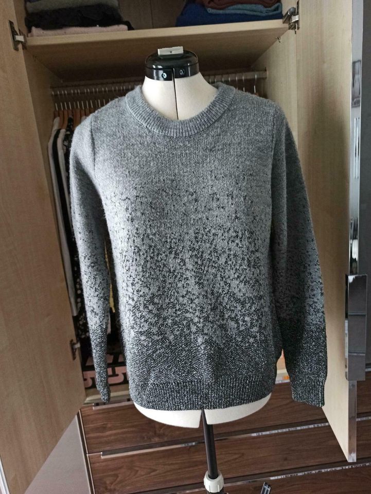 H&M Gr.S dicker Pullover grau Silber in Monheim