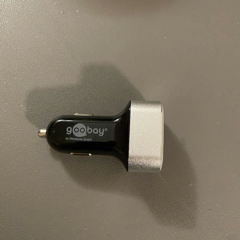 Triple USB-Autoladegerät 5,5A in Untergruppenbach