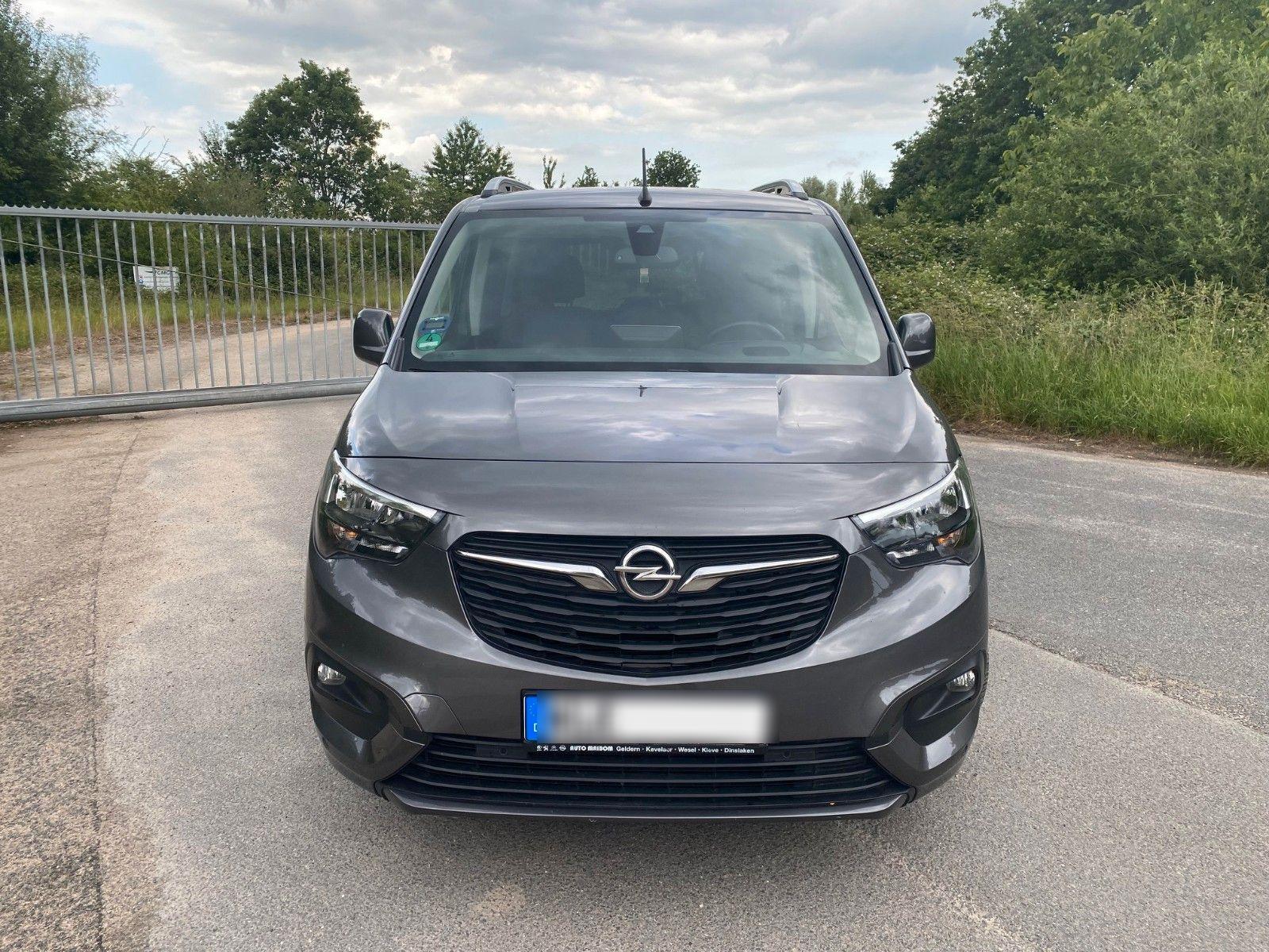 Abbildung des Autos Opel Combo Life 1.5 Dies…