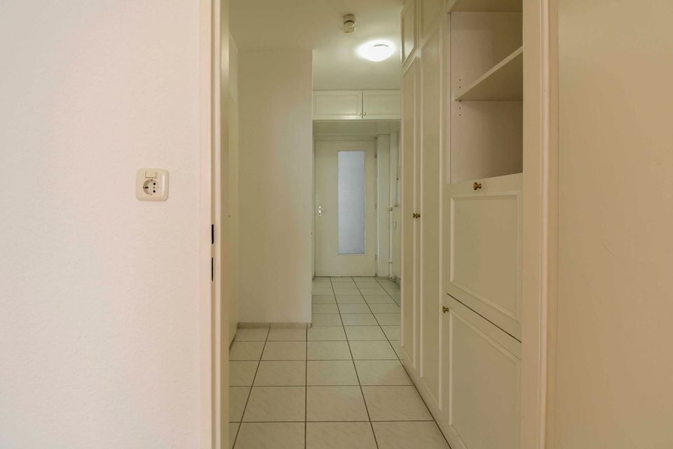 Top-Lage für Singles, Senioren oder auch Flugbegleiter: 1-Zi.-Apartment mit Balkon in Bad Homburg