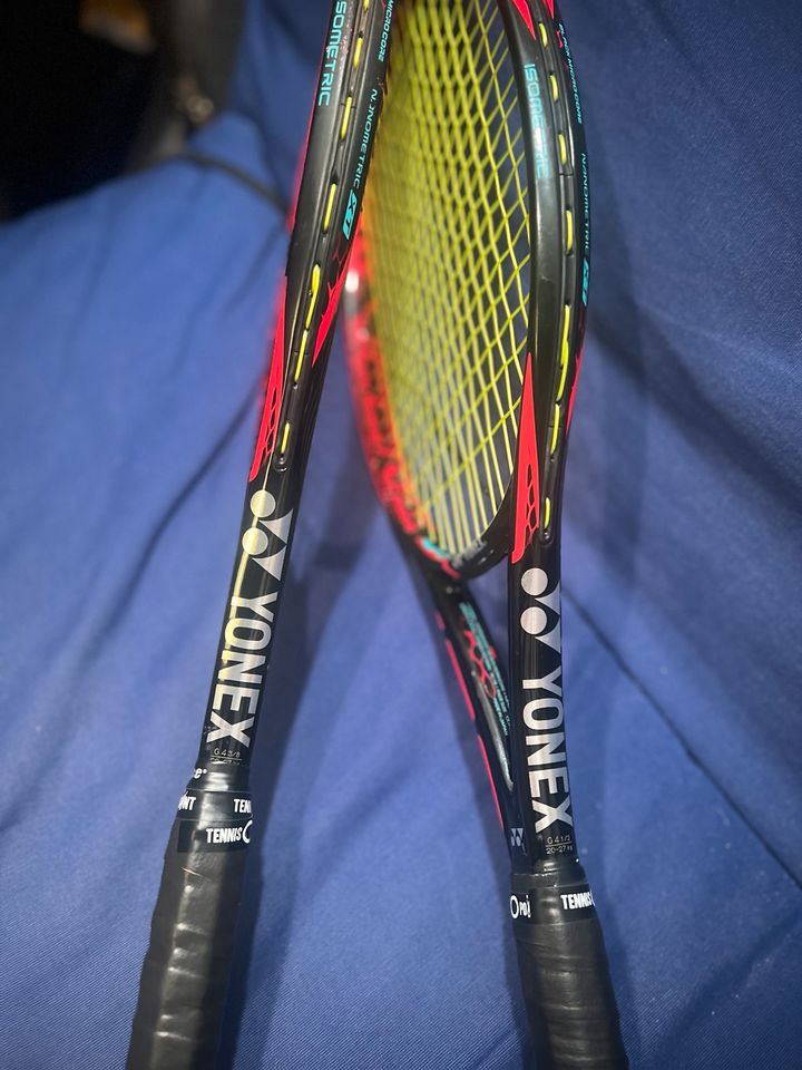 YONEX V CORE 100 TENNISSCHLÄGER, 2X! in Köln