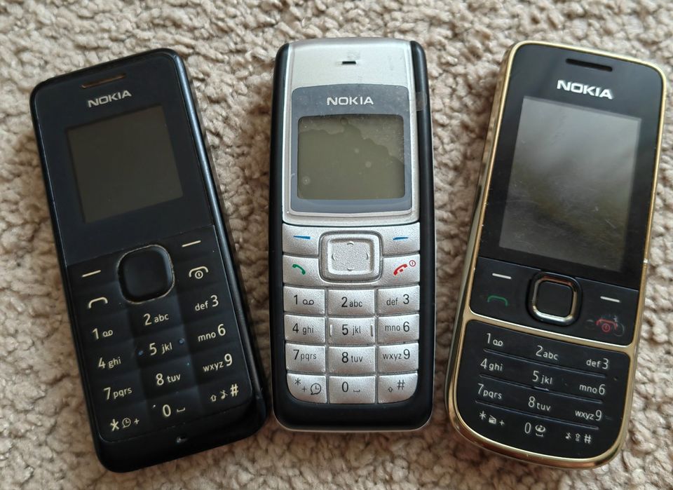 3 Handy Nokia 1110 , 105 , 2700C-2 in Berlin