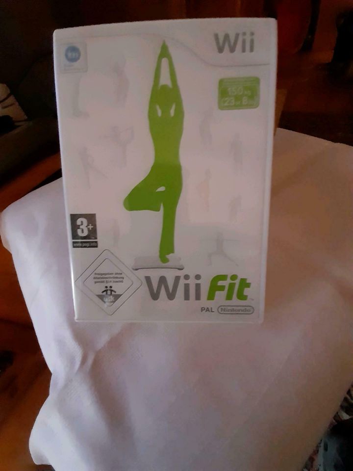 Wii Spiel Wiifit/Neuwertig/VB 8 Euro/Versand in Hannover