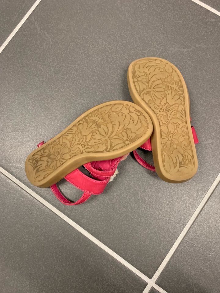 ☘️ Süße Sandalen Gr 25 Zehentrenner Mädchen pink Blümen in Dorsten