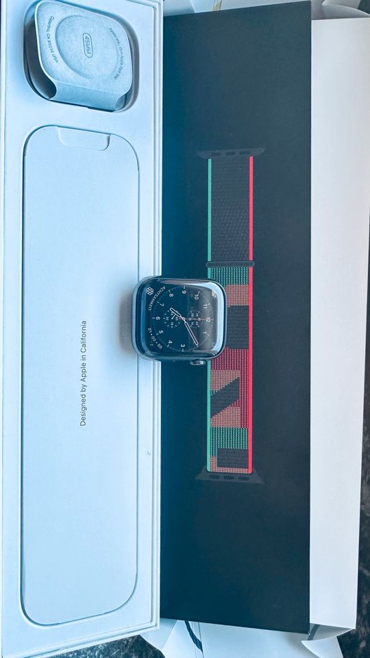 Apple Watch Series 8 Graphite Stainless Steel Case 45mm in Saarbrücken