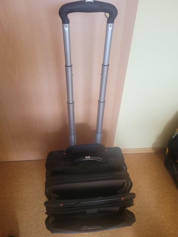 Wenger Arbeitstasche - Trolly mit vielen praktischen Taschen in Villmar