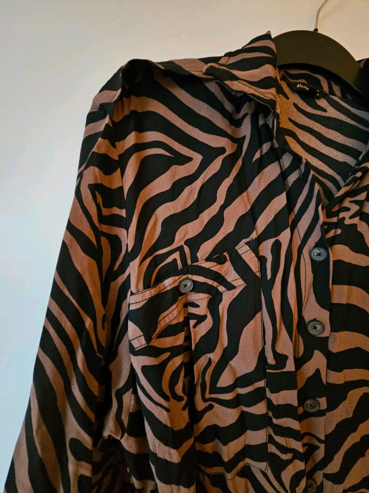 Massimo Dutti: Langes Kleid in zebra-Optik *NEU in Hamburg