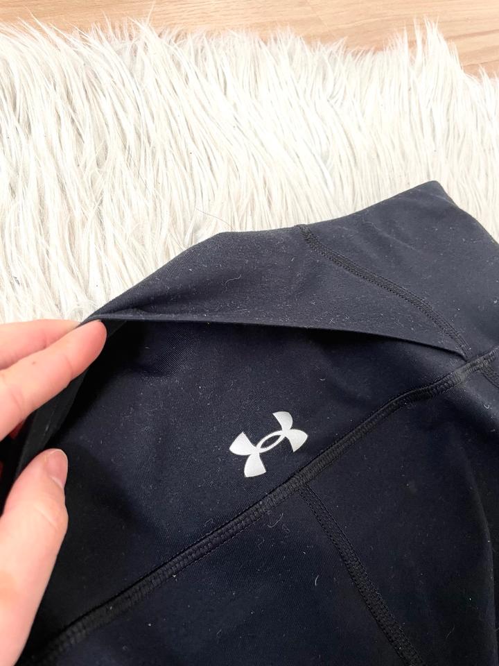 UA Leggings tights Tasche highwaist M gym squatproof cropped in Düsseldorf