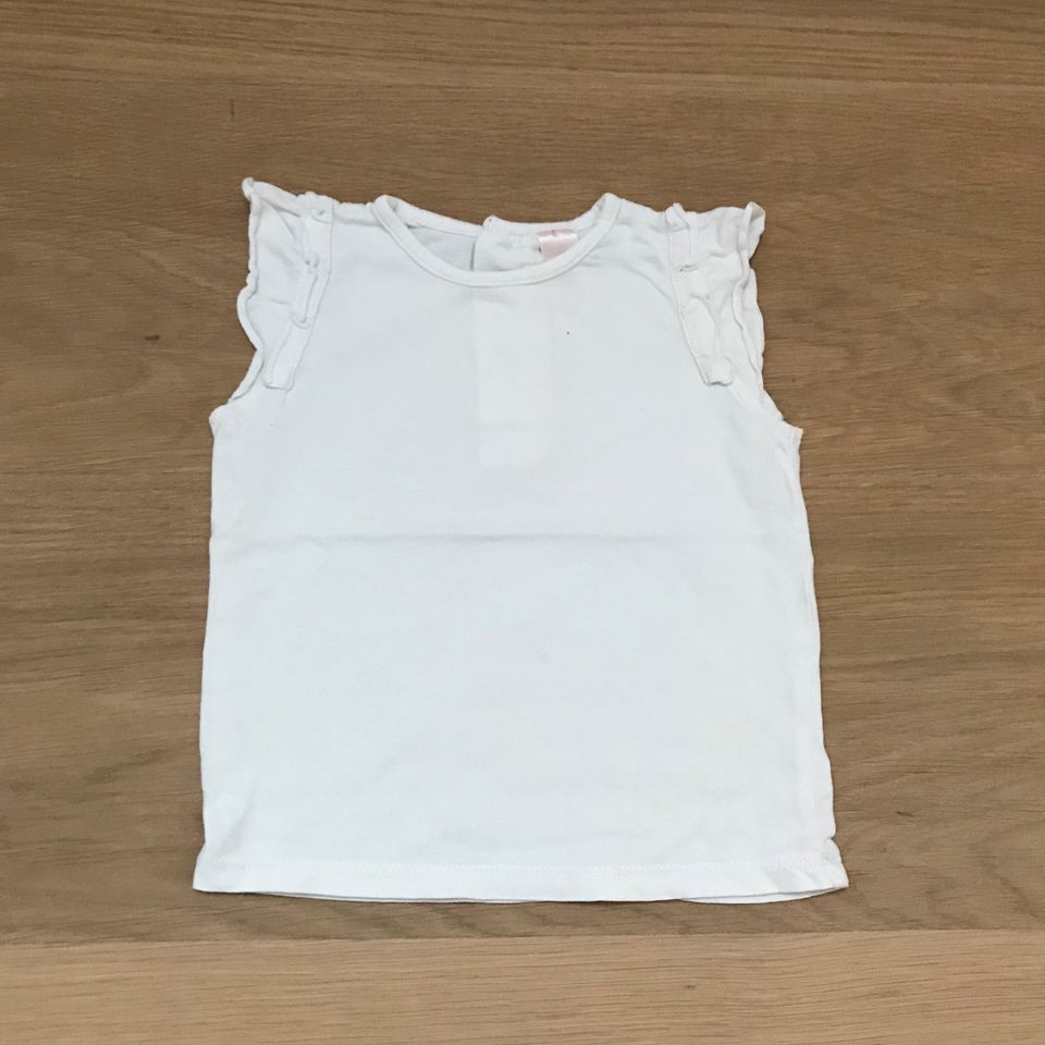 15 Shirts 86 Tshirts Badeshirt Shorts Next Zara H&M Vertbaudet in Korschenbroich