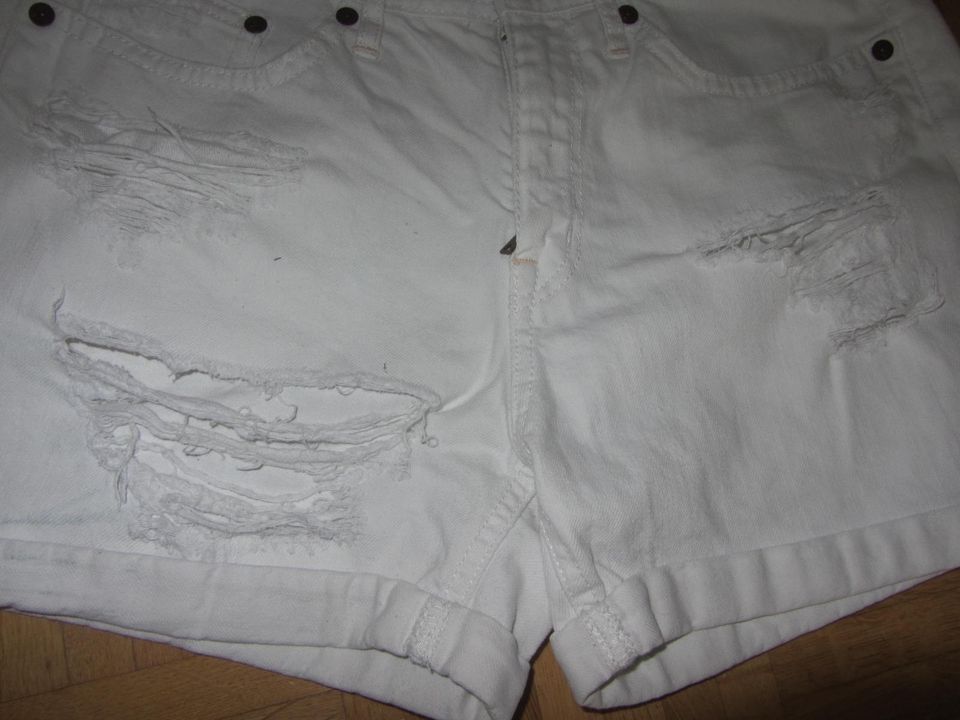 Damen Jeans Shorts Hot Pants Mango American Eagle H&M 34/XS in Mannheim