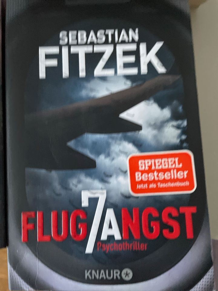Bücherkonvolut Sebastian Fitzek ect. in Düsseldorf