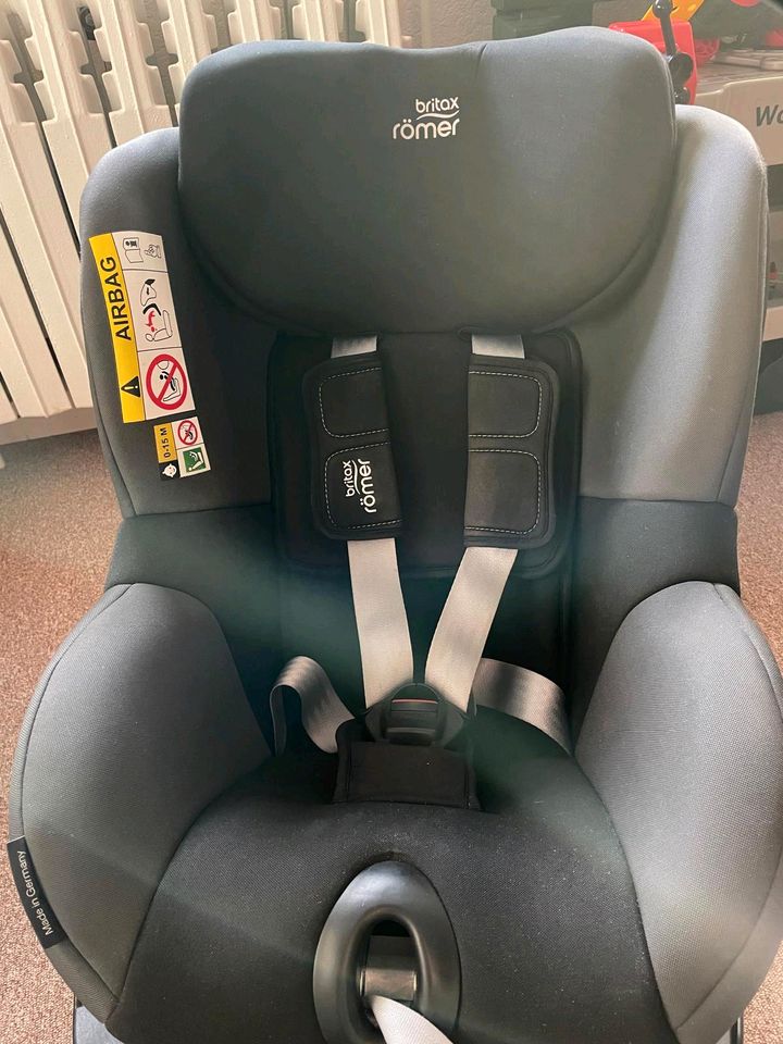 Britax Römer Reboarder Dualfix M i-Size Autositz Kindersitz in Wurzen