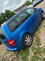 Volkswagen Touran 7 sitze ( motor dreht startet nicht ) Baden-Württemberg - Salach Vorschau