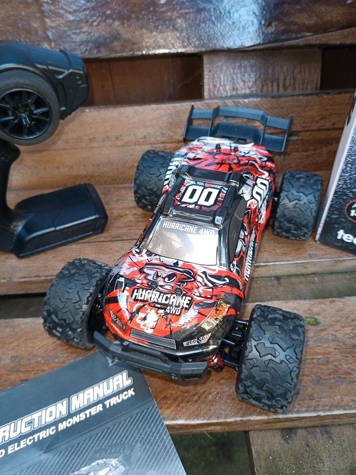 Neuwertiger Rc 1:18 4WD Buggy Truggy Hurricane 2 Akku's 2,4 Ghz in Bruchköbel