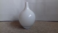 Glasblumenvase weiß,für eine einzelne Blume,20 cm hoch. Nordrhein-Westfalen - Mönchengladbach Vorschau