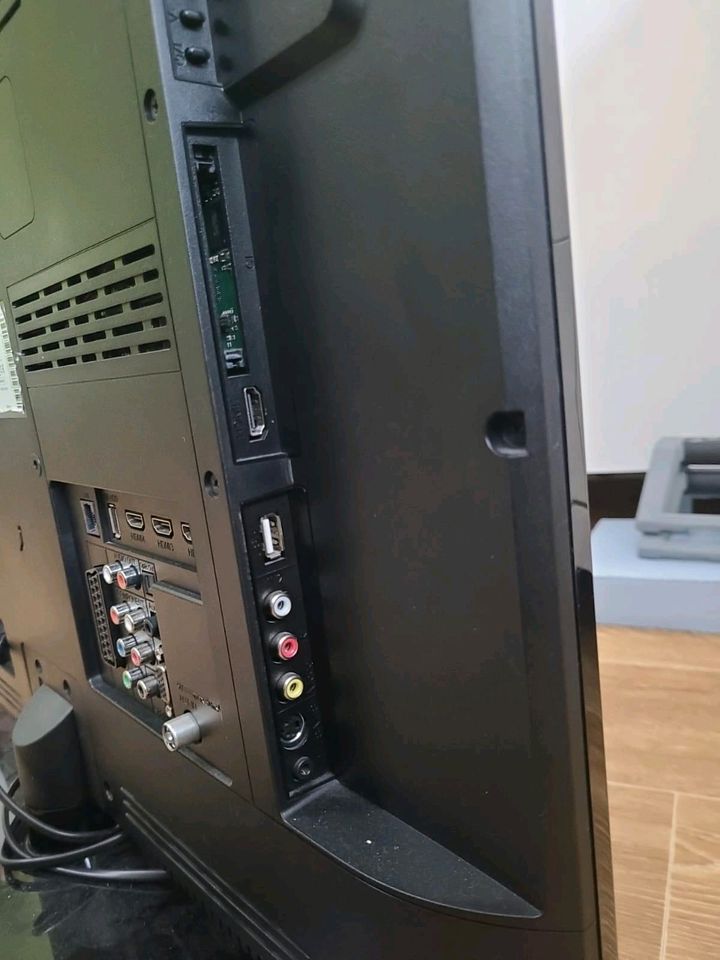 Grundig 26 VLE 7100 BF Fernseher in Berlin