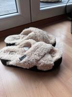 UGG Fuzz Sugar Cross Slide Niedersachsen - Uelzen Vorschau