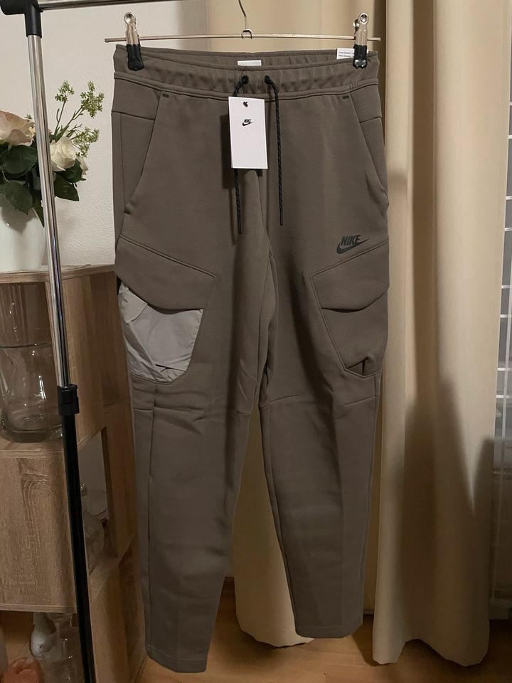 Nike Tech Fleece Hose UVP 105€ in Dortmund